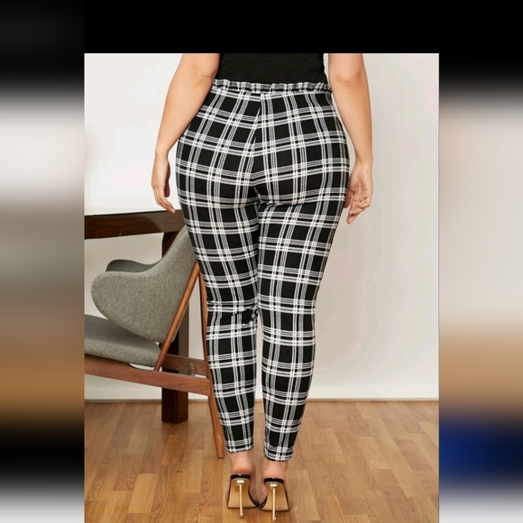 SHEIN Plaid Front Knot Skinny Pants - Picture 2 of 2